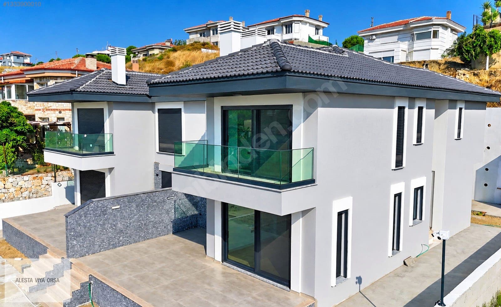Seferihisar Ulamış'ta 4+1 Lüks Villa — Dış Cephe