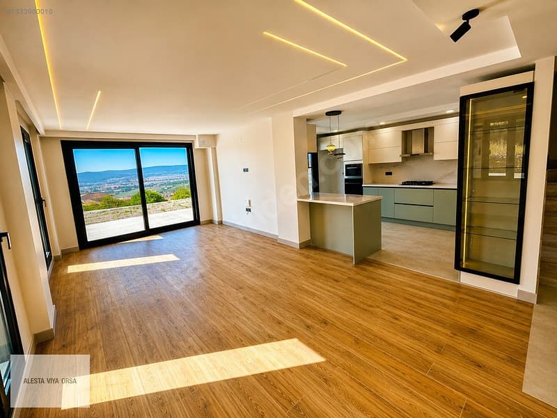 Seferihisar Ulamış'ta 4+1 Lüks Villa — Salon