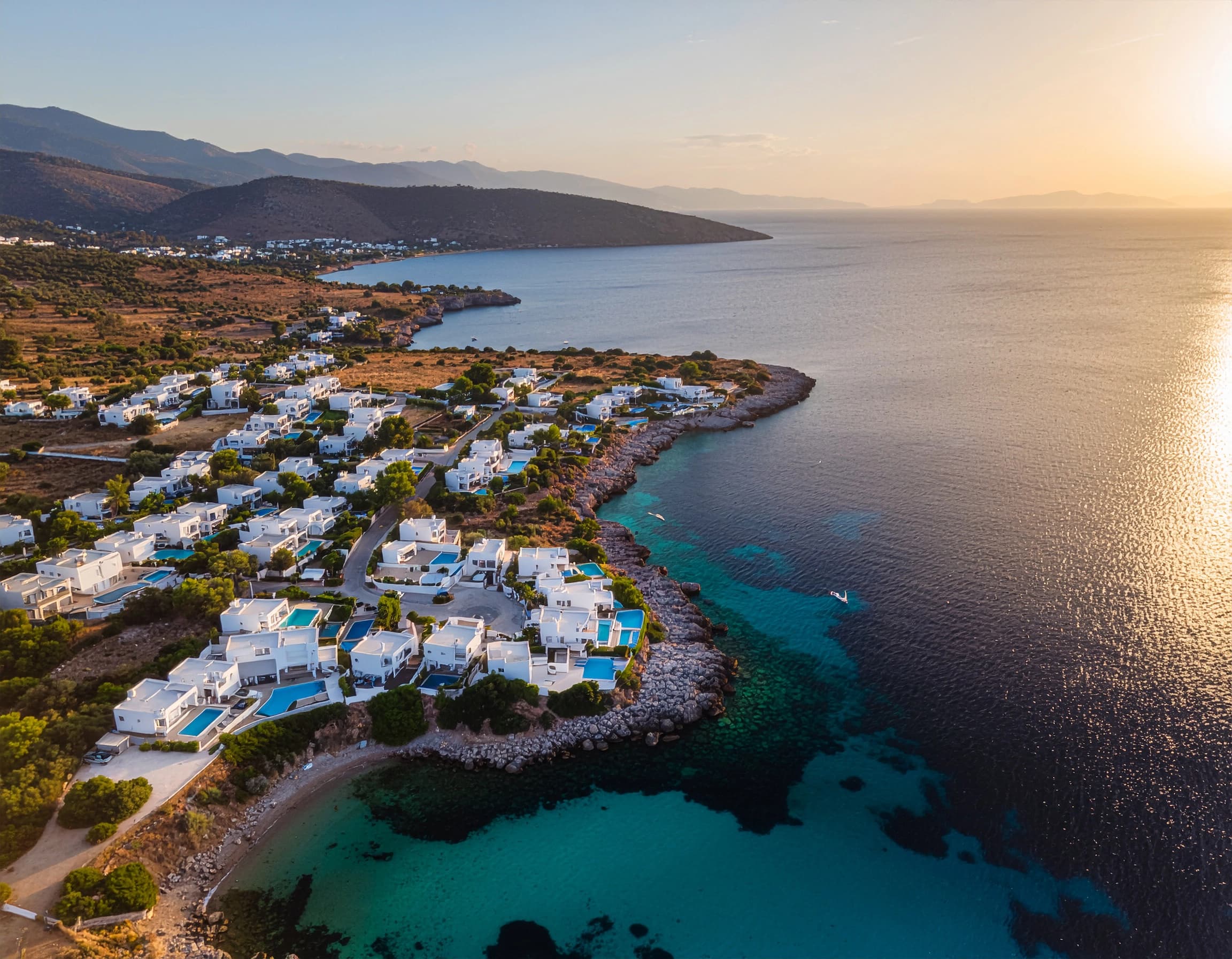 Bodrum'da deniz manzaralı infinity havuzlu villa terası